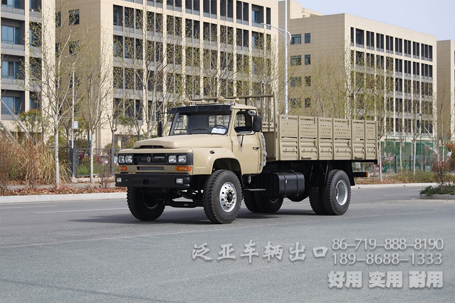 东风4x2尖头载货越野卡车，载货平板